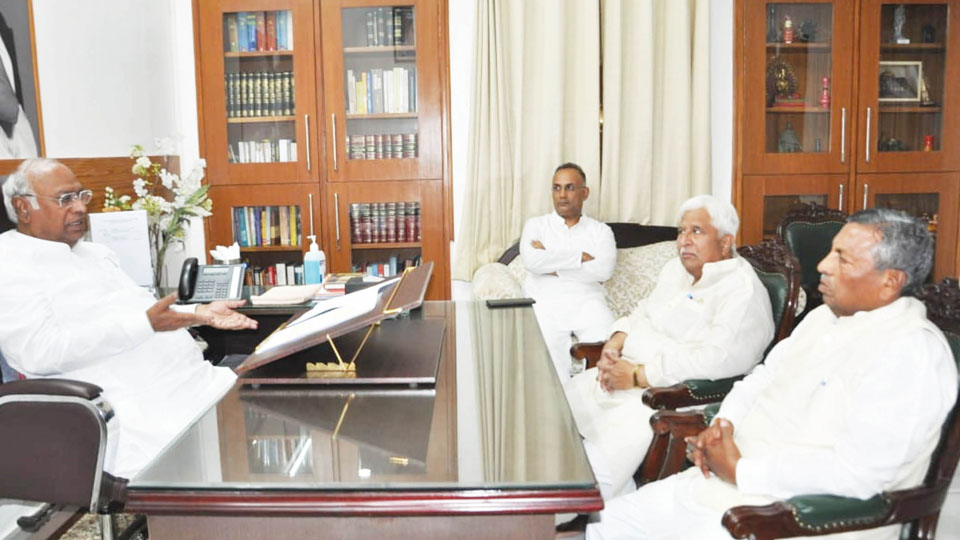 State leaders call on Kharge in Delhi