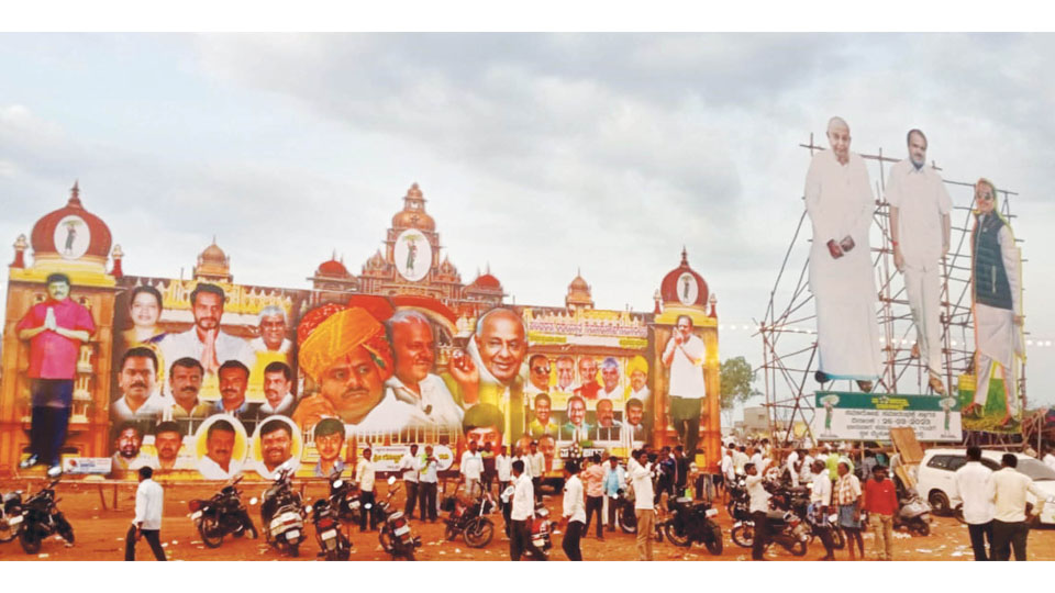Pancharatna Yatra Event highlights: Cut-outs, tasty food, busy juice stalls