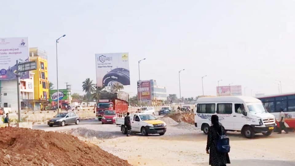 Status report on Mysuru-Bengaluru Expressway: Vehicles go around Toll Plaza to avoid paying toll