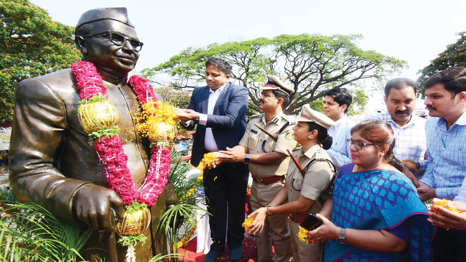 Floral tributes offered to Dr. Babu Jagjivan Ram