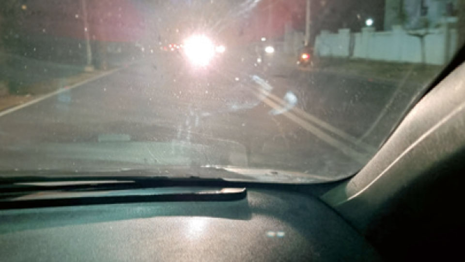 Keep strict vigil on motorists using high beam lights