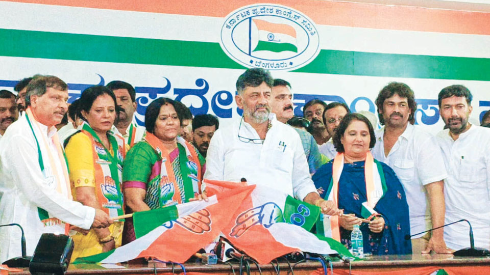 Geetha Shivarajkumar joins Congress