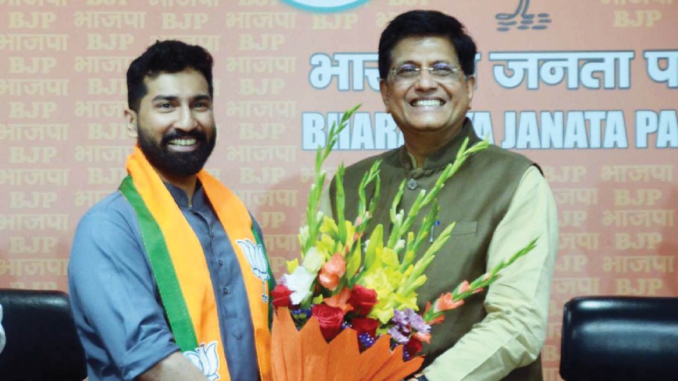 Veteran Congress leader A.K. Antony’s son joins BJP
