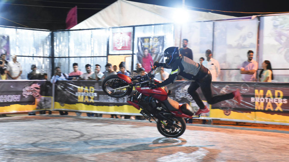 Bike stunt at Gruha Shobhe to conclude today