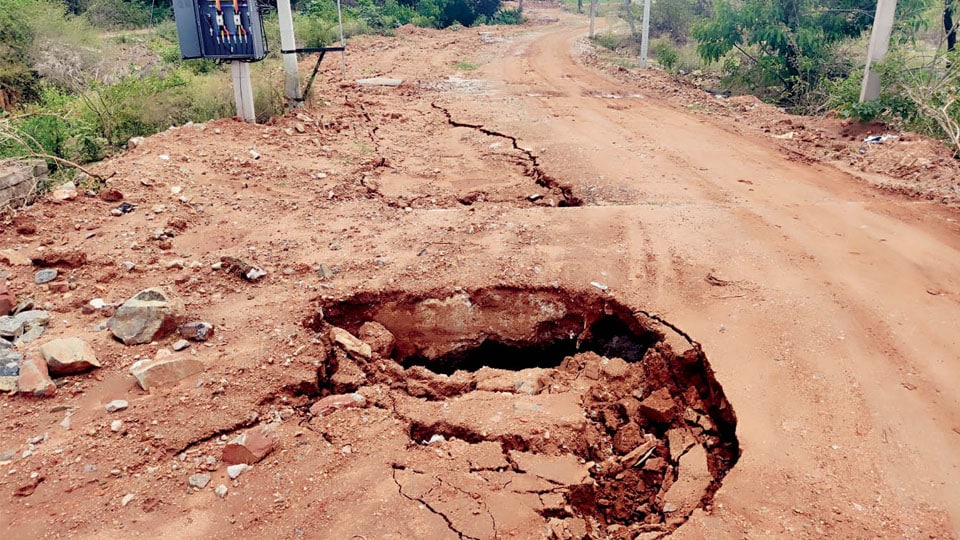 Sinkhole in Vijayanagar posing danger