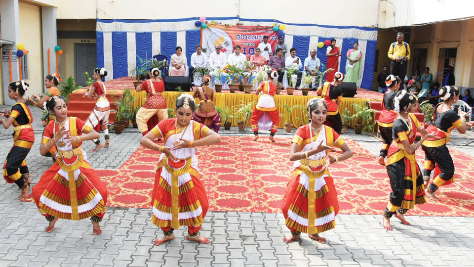 District Administration holds ‘Festival of Democracy’