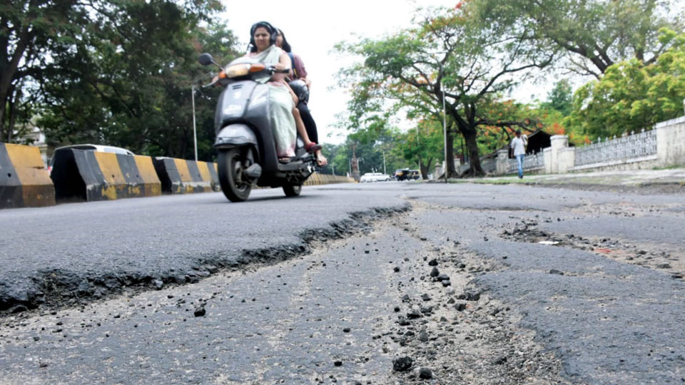 Road cuttings not asphalted by MCC