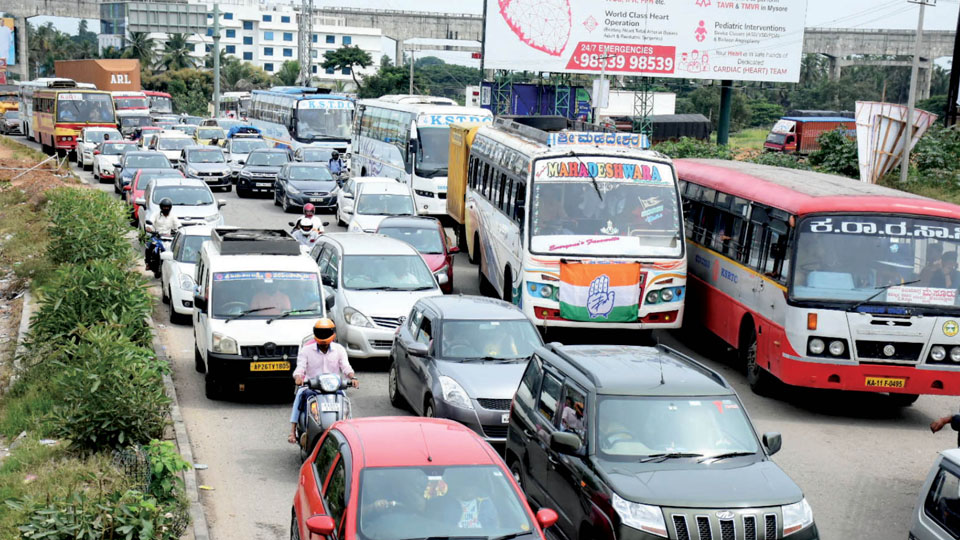 Traffic congestions at Mysuru-Bengaluru Expressway junctions: Start and end points needed better planning