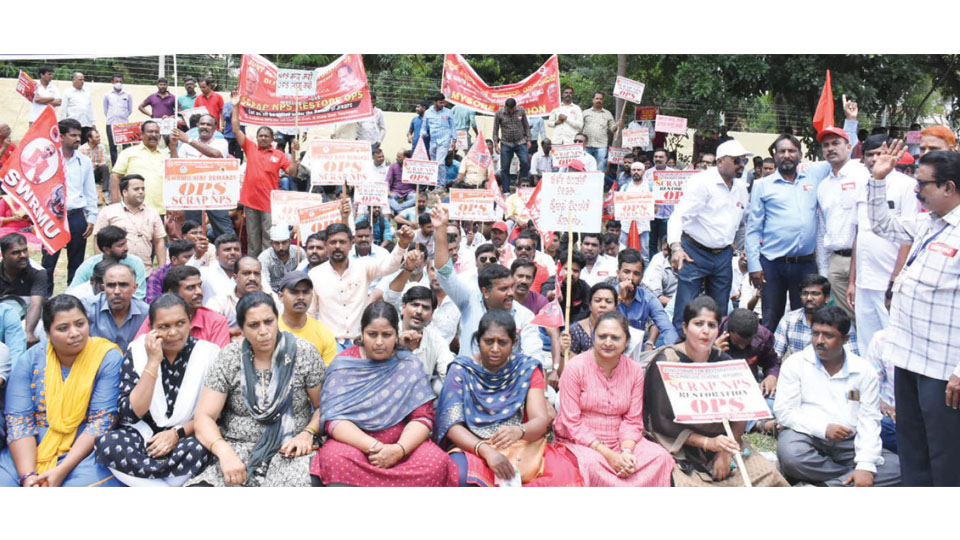 Restore Old Pension Scheme, demand protesters