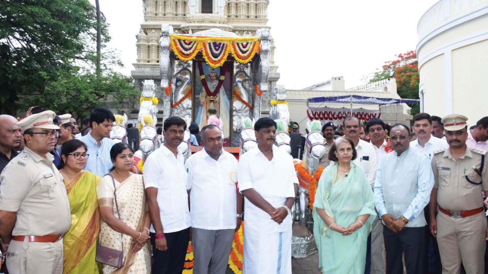 Grand procession marks Nalwadi Krishnaraja Wadiyar Jayanti