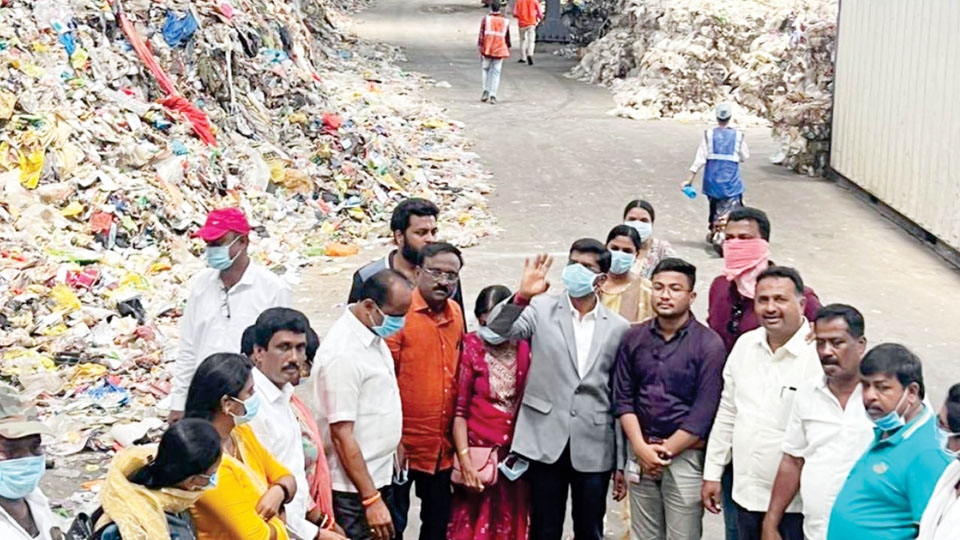 MCC team studies Indore’s cleanest city best practices