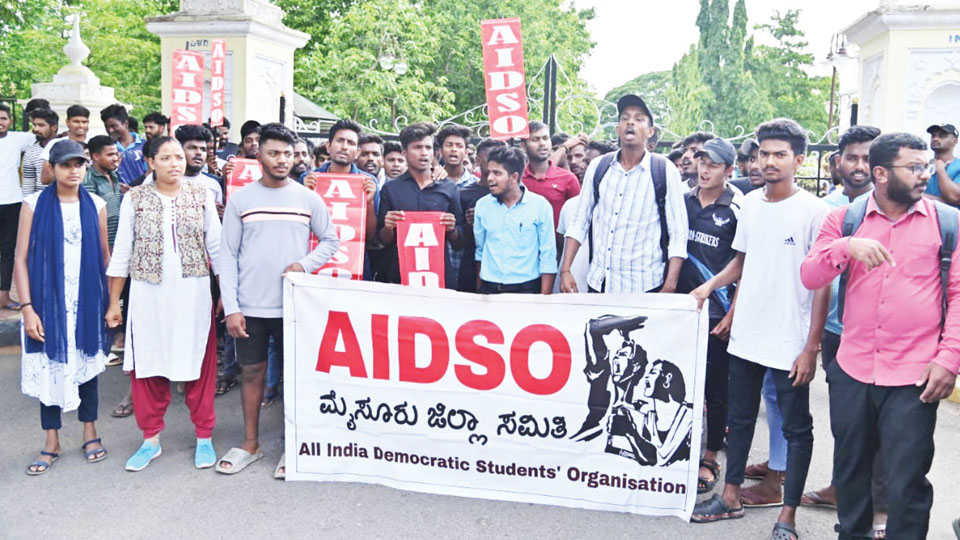 Students stage protest against lack of hostel facilities