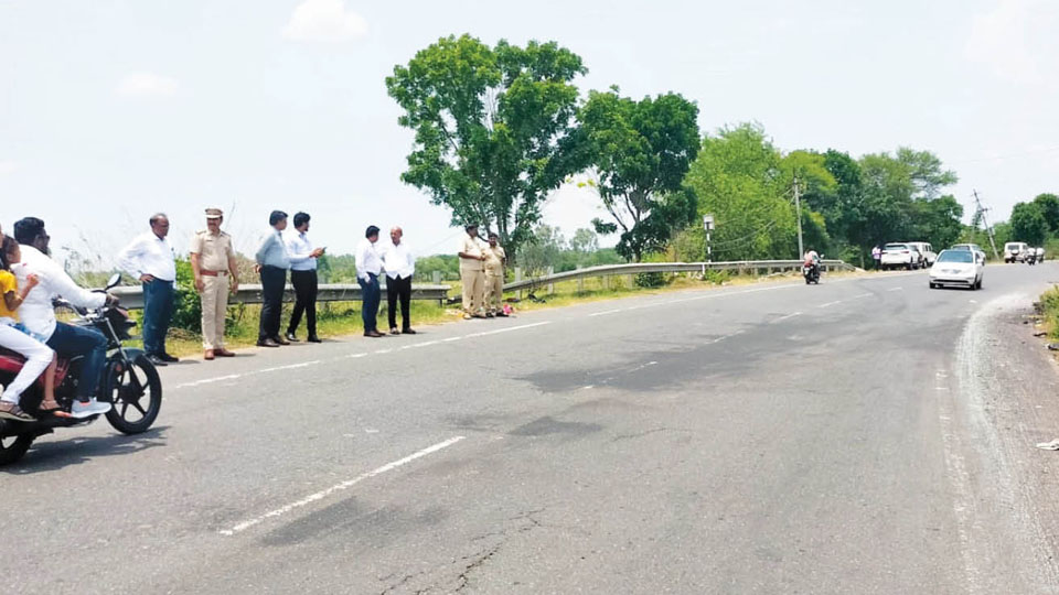 Transport Commissioner inspects accident spot that claimed 10 lives