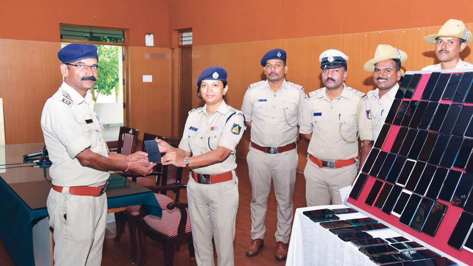District CEN Police recover 100 stolen mobile phones including one of Sub-Inspector