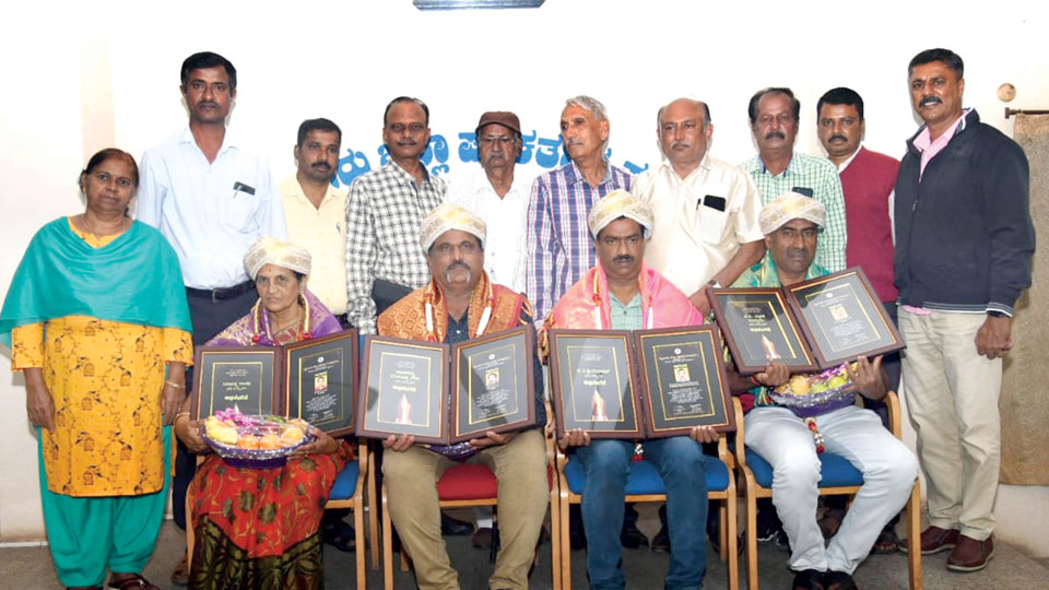 Awards will motivate scribes: Akashvani Mysore Director