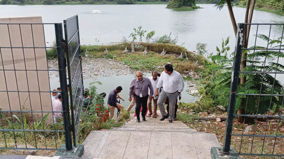 DC takes stock of sewage discharge into Hebbal Lake
