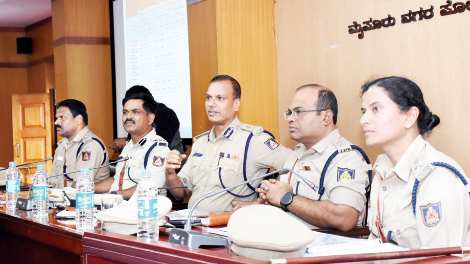 ADGP Alok Kumar inspects traffic system, holds meeting in city