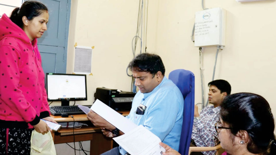 Gruha Lakshmi Scheme: DC inspects preparations at registration centres