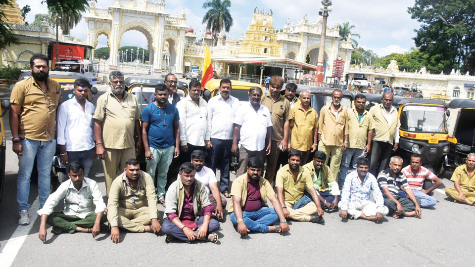 Auto drivers protest ‘Shakti’ scheme in city