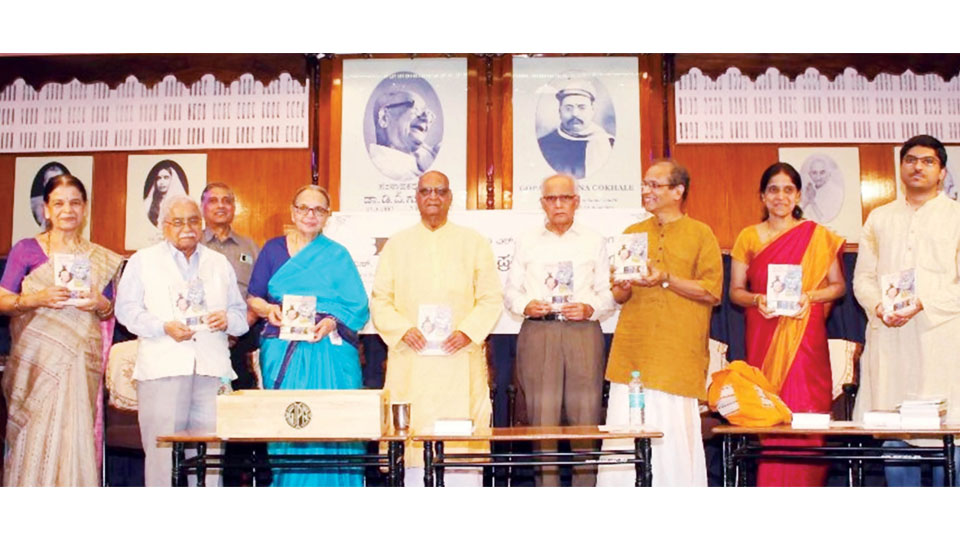 Dr. S.L. Bhyrappa’s book Bhashegala Gadi Gedda Bharatiya released in Mumbai
