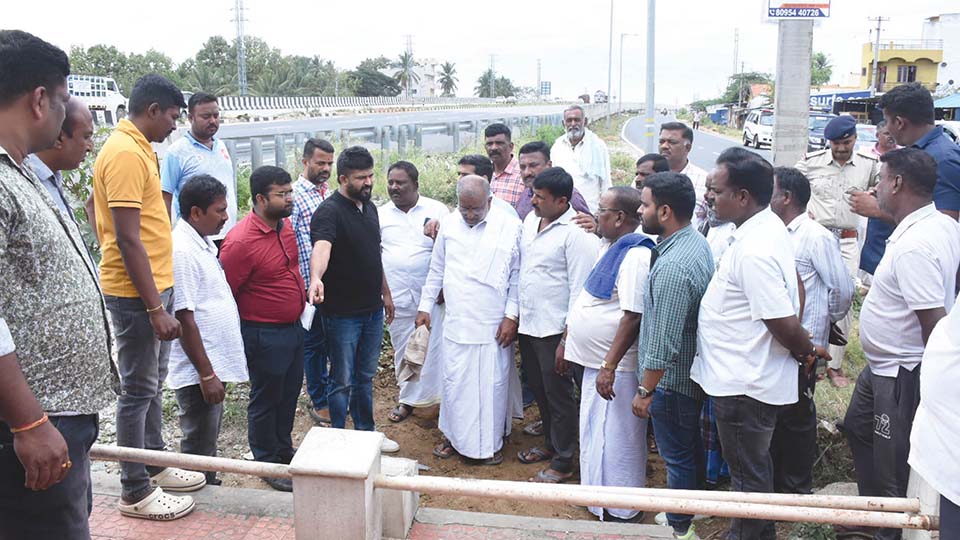MP, MLA inspect unfinished Expressway service roads