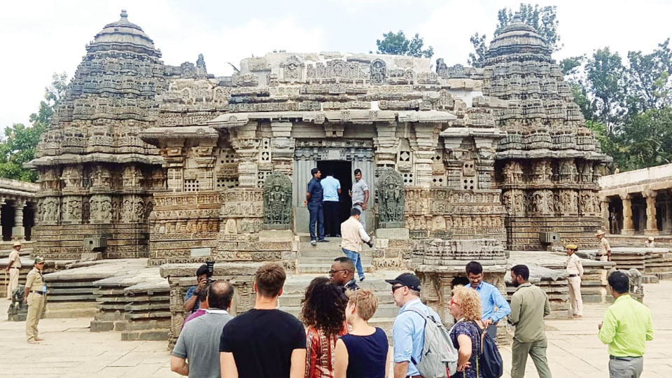 Delegates awed by architecture of Somanathapura Chennakeshava Temple