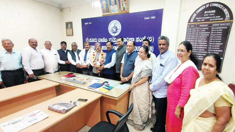 MCCI office-bearers meet counterparts from Raichur