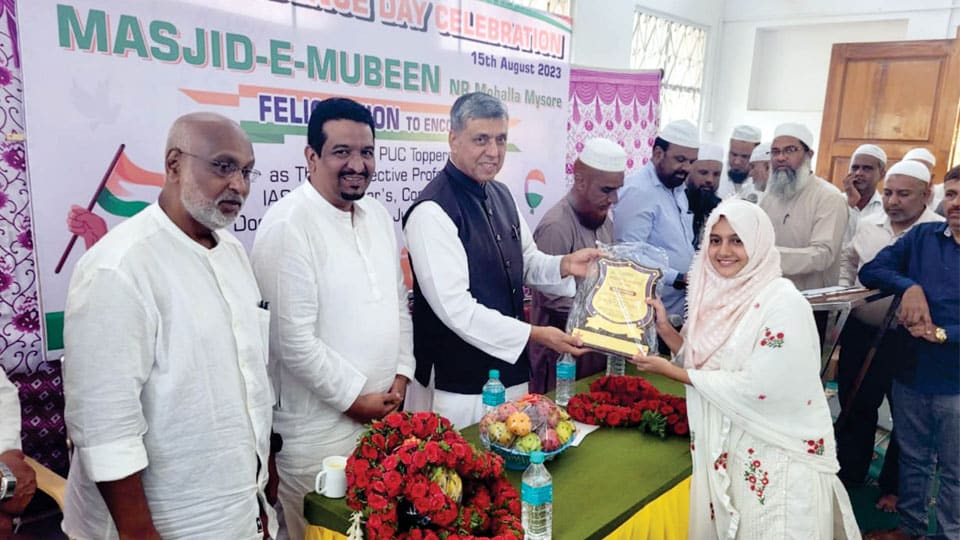 Masjid-e-Mubeen fetes SSLC and PUC toppers