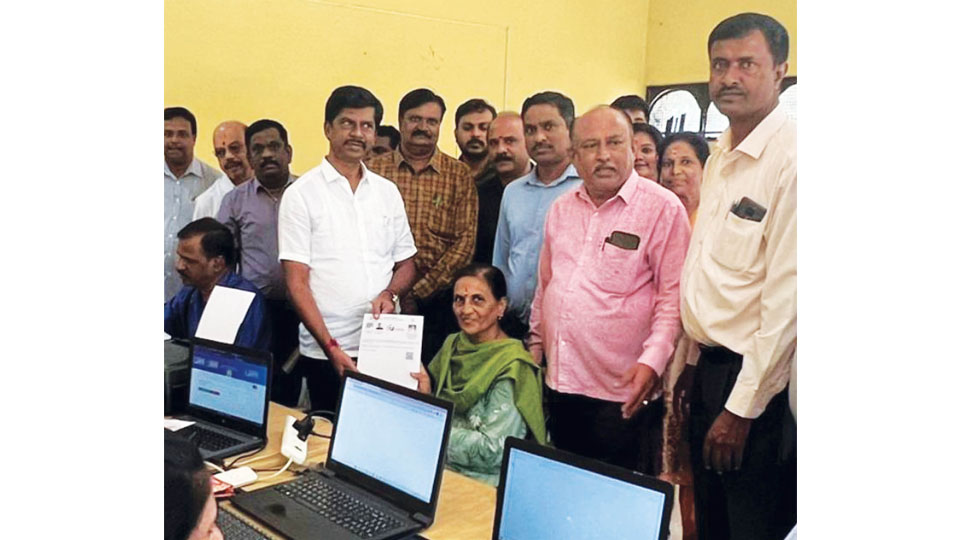 Gruha Jyothi, Gruha Lakshmi registrations for journalists held