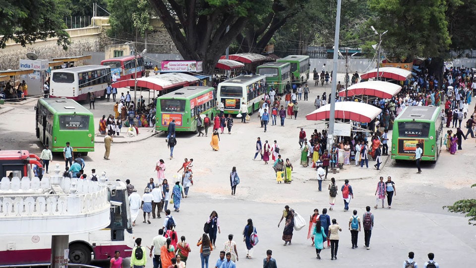 ‘Shakti’ rush during Dasara: KSRTC seeks 300 more buses