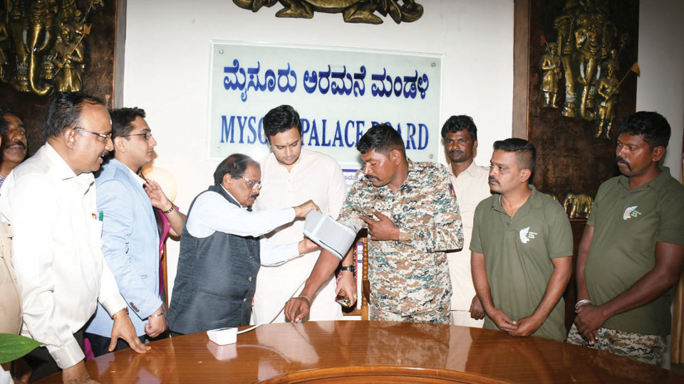 Health camp for Mahouts, Palace staff