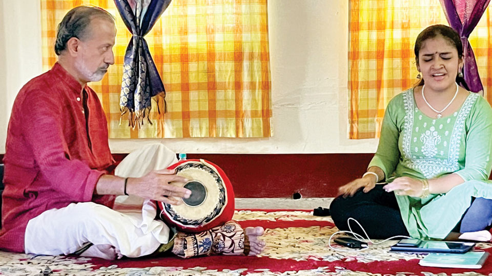 Vidu. Spoorthi Rao performs at Vasudevacharya’s house