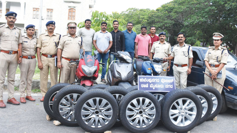 Car tyre lifting cases: Three nabbed, 12 wheels worth Rs. 2.5 lakh recovered