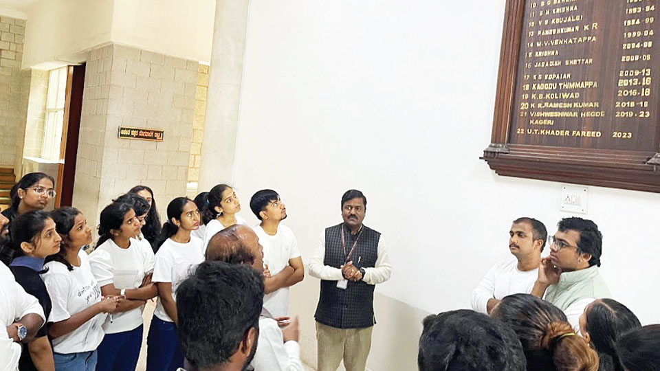 Youth for Governance team visits Vidhana Soudha