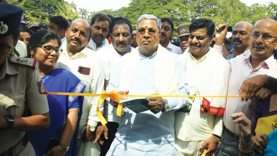 CM opens Dasara Flower Show
