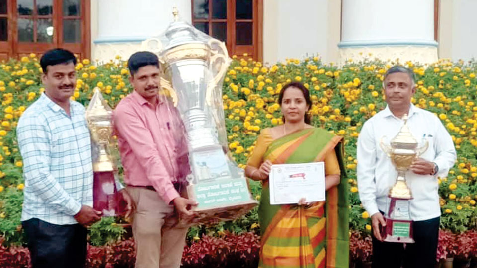 UoM wins prize in Dasara Ornamental Garden Contest