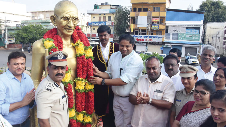Gandhi and Shastri Jayantis celebrated in city