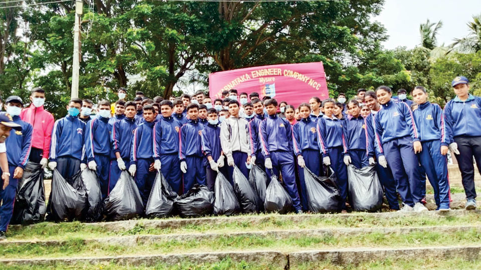 NCC Cadets clean Kapila River