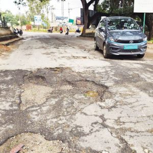 Naguvanahalli Road causing hardship to motorists