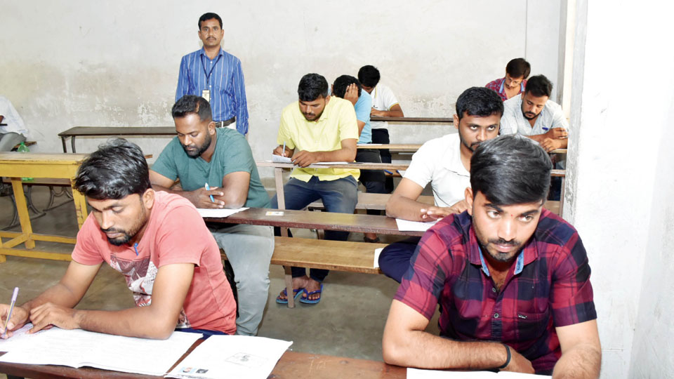 Thousands attend written exam for Govt. appointments on second and final day