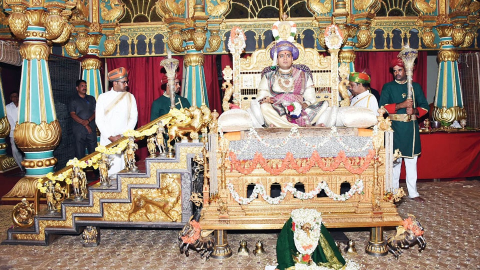 Yaduveer Wadiyar’s Private Durbar begins at Palace
