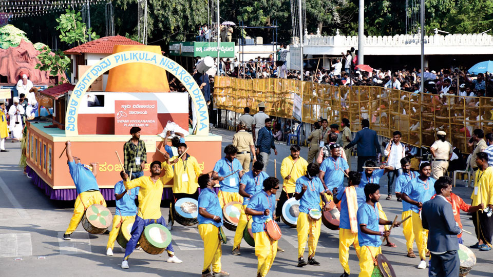 Dasara procession: Four cultural troupes bag prizes