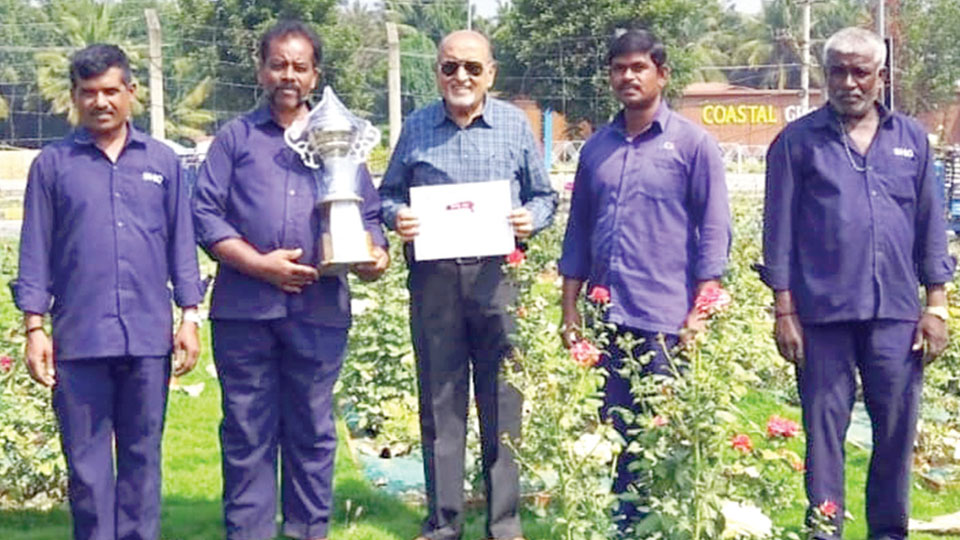 BHIO bags first prize in Dasara Flower Show Competition