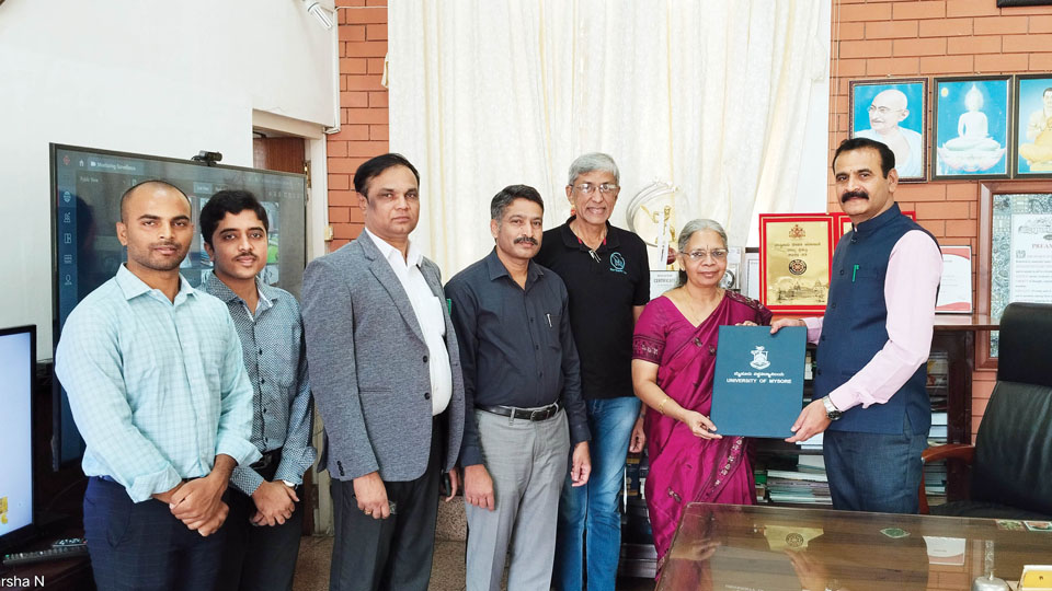 Indian Institute of Astrophysics signs MoU with Radio Manasa of Mysore University