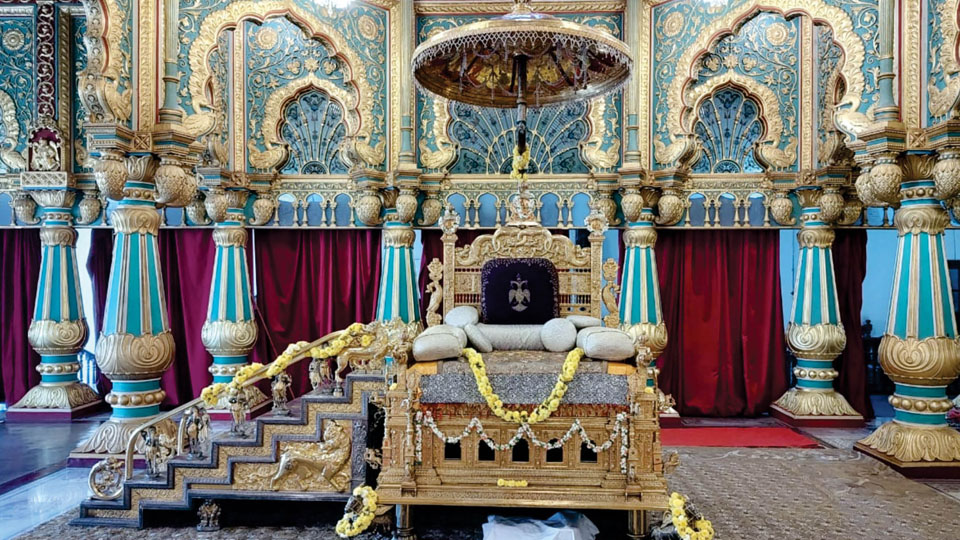 Golden Throne disassembled at Palace; shifted to strong room