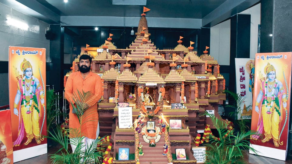 Ayodhya Ram Temple replica continues to attract devotees in city