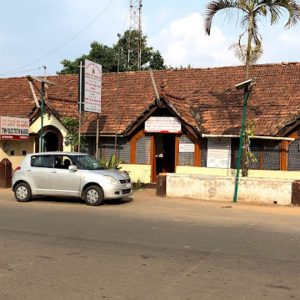 Man runs to Police Station in underwear!