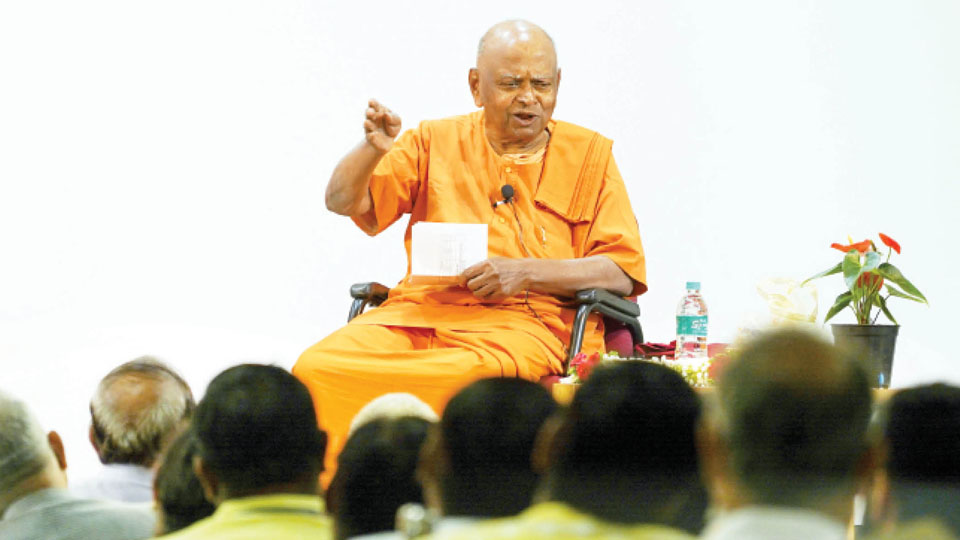Swami Atmavidananda highlights importance of Gurus in youth character development
