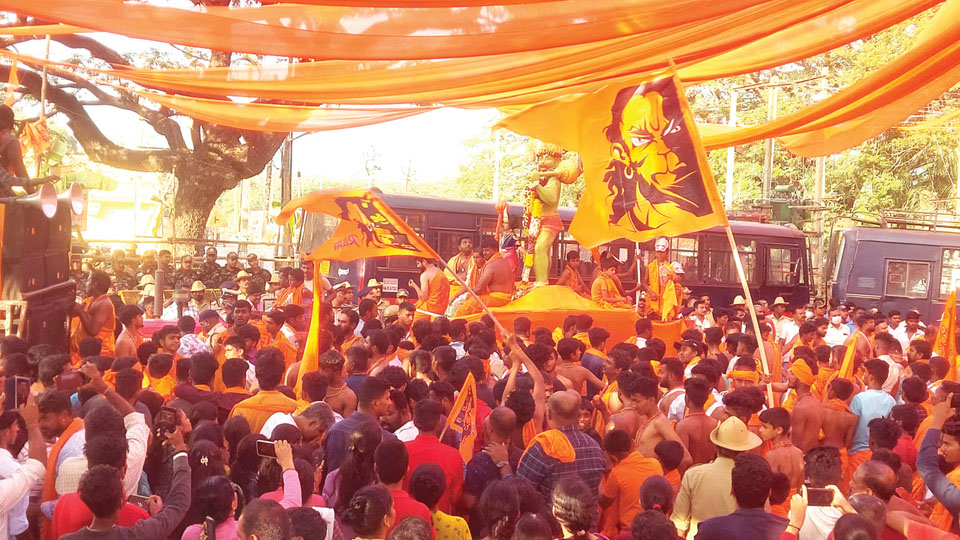 Hanuman devotees take out peaceful Hanuma Sankeerthana Yatra at Srirangapatna