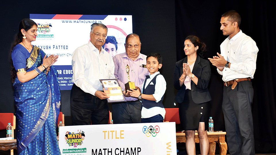 Budding brains in Math given ‘Nakshatra’ Annual Awards